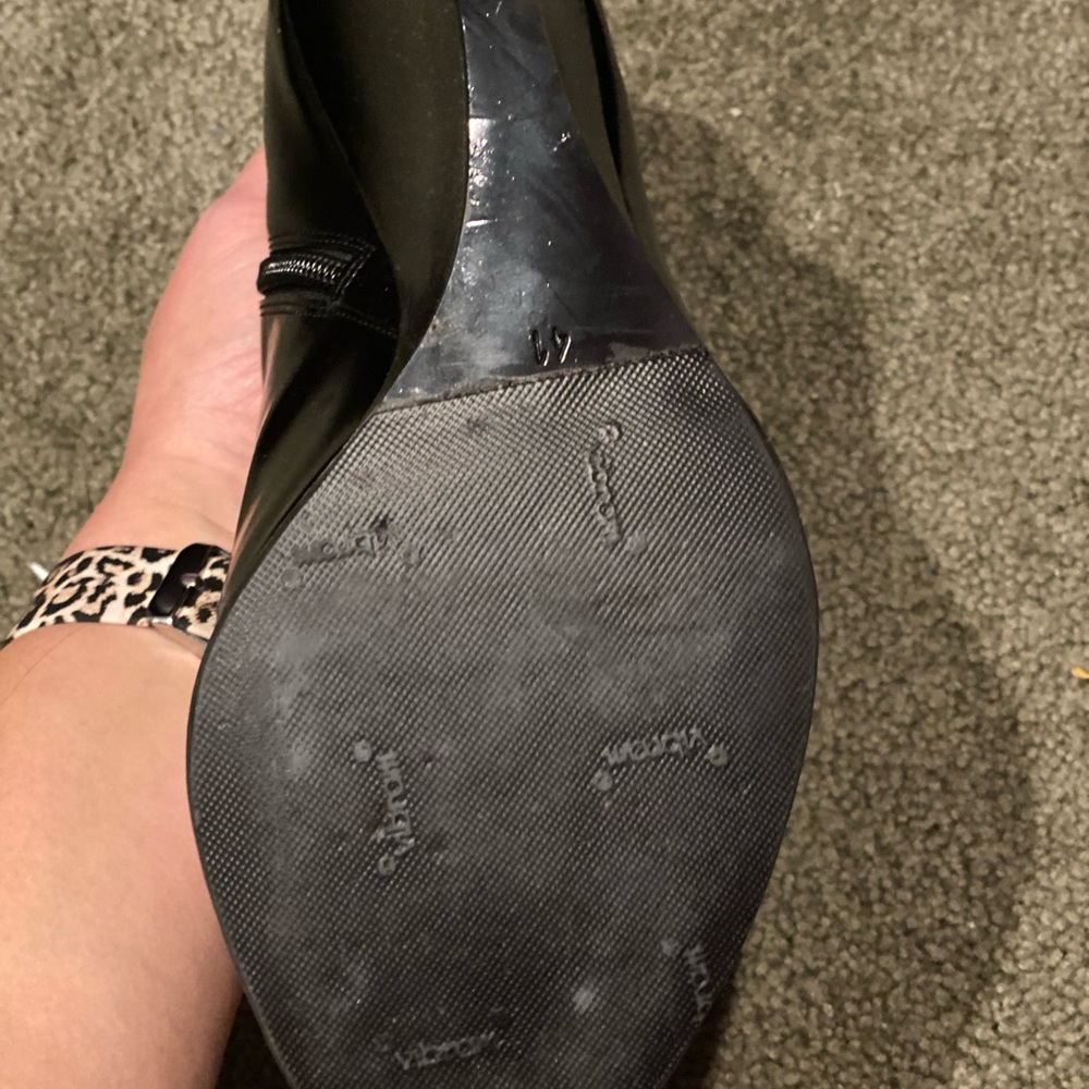 Givenchy leather wedge booty heels - size 41 - Picture 3 of 6